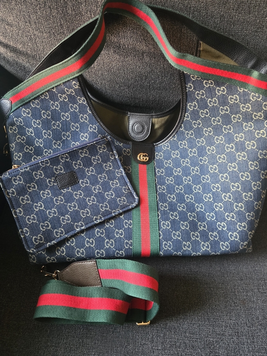 brandedd Handbags - Canvas Cotton Navy XL Versatility GIG Tote w/classic Red/green Trim Pre Loved